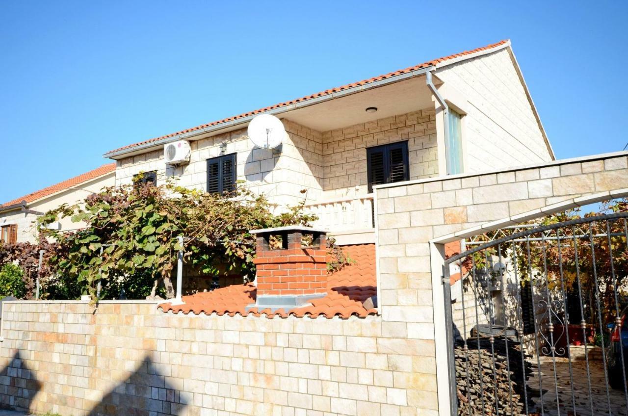 Apartment Jerka Supetar Exterior foto